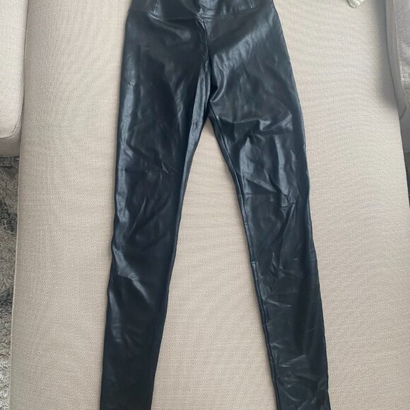 EUC Aritzia Daria Vegan Leather Leggings - Picture 2 of 3